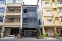 Triple One Entire Home 타이난/대남 기차역 호텔