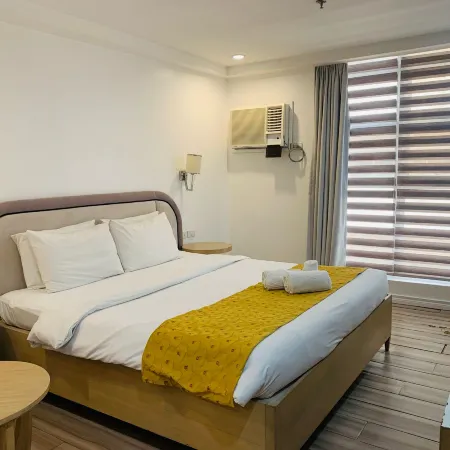 Queen Margarette Hotel - Downtown