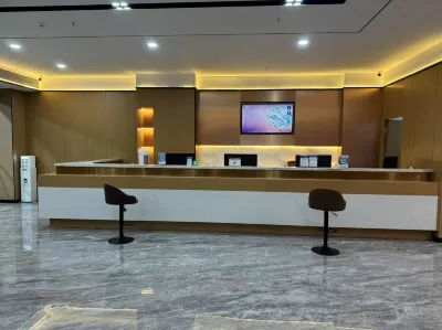 Pinshang Express Chain Hotel (Dongxing Guomen Port) Hotels near Hongqi Street