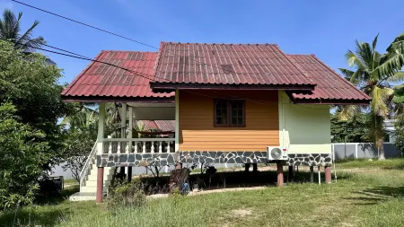 Deniz’s Chill House Отели рядом с достопримечательностью «Haad Son»