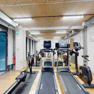room 1210 in a premium residence- Sport/Lavatory Fitness & Recreational Facilities