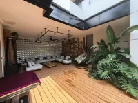 Yushe Vacation Apartment - parking