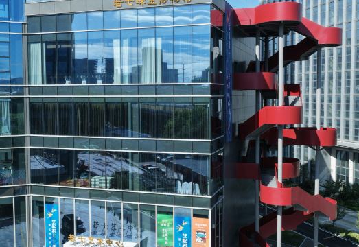 다양한 음식이 준비된 호텔 조식 뷔페 이미지