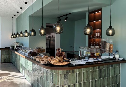 호텔 근처 편의시설