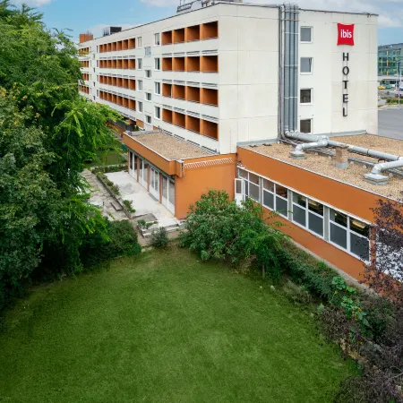 Ibis Budapest Citysouth Отели рядом с достопримечательностью «Стадион «Групама Арена»»