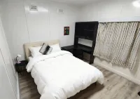 homeaway burwood Hotel di Five Dock