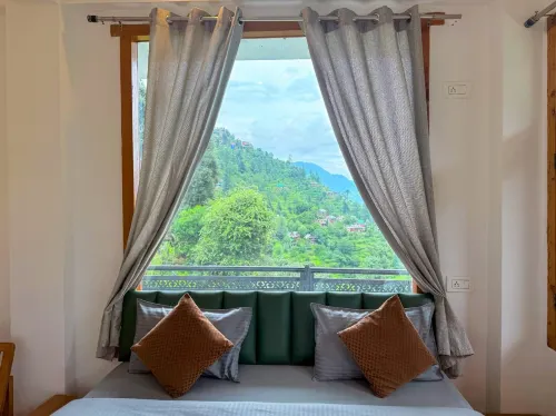 Young Monk Hostel & Cafe Jibhi