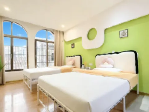 Haihaihaihai Seaside Homestay (Beihai Beibu Gulf Plaza Old Street) Hotels in Beihai