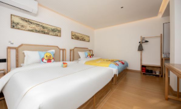 Zhuoyu Hotel (Suzhou Guanqian Street Pingjiang Street)