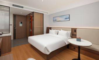 Qingmu Platinum Hotel (Nanjing South Railway Station Cuipingshan Metro Station Branch)