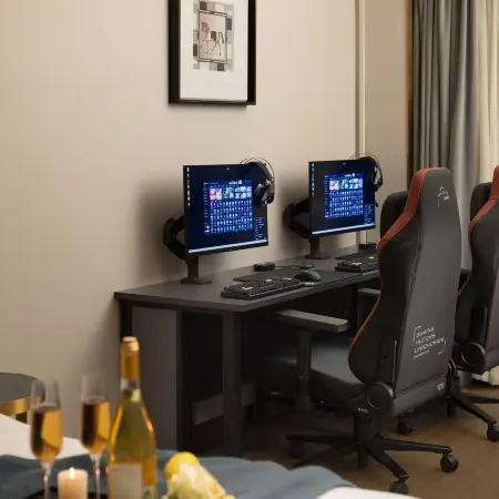 Huanyang E-Sports Hotel (Miluo Tiyu Lane)