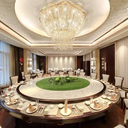 SUNHOLA International Hotel