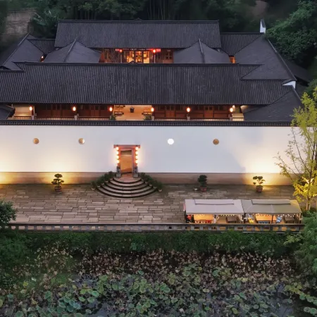 Biehuashanfang Guesthouse