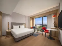 Holiday Inn Express Beijing Tongzhou Hotels near Baliqiao Station
