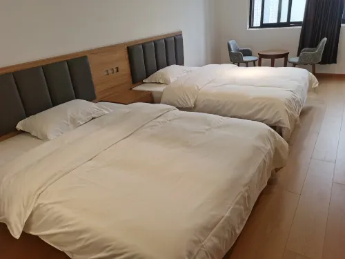 OG Happy Moments Hotel (Chengdu East Railway Station , Sichuan Normal University)