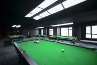 Meilun Meijia Hotel (Shenyang Longzhimeng Shopping Center Pangjiang Street Subway Station)