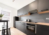 Exclusive 1 Bedroom Flat in the Heart of Hounslow! - ห้องครัว