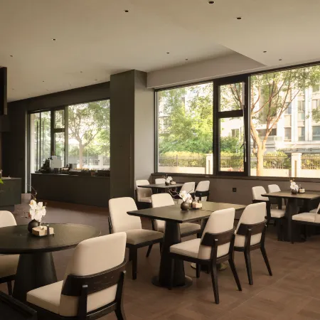 Atour Hotel (Lishui WanDi Plaza Sports Center)