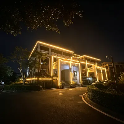 Coastal Huashu Boutique Hotel Hotels near Hainan Institute of Science & Technology