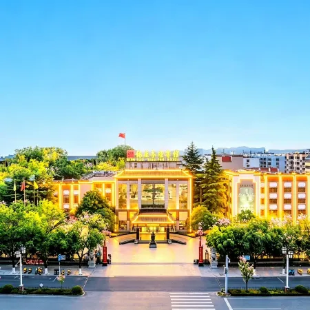 Ming Zuo Xing Tan Hotel