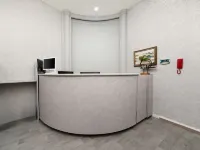 HOME Designer Hotel (Jinan Daming Lake & Quancheng Square Branch) Hotels near Black Tiger Spring