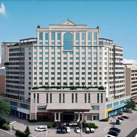 Victoria International Hotel (Maoming High Speed Railway Station North Square)