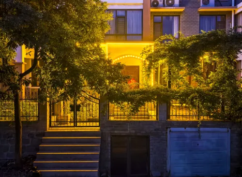 Tranquil Courtyard Homestay - Hot Springs