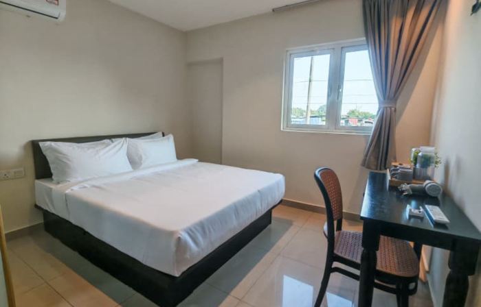 Swing & Pillows @ Red Orange Hotel Port Klang, Selangor