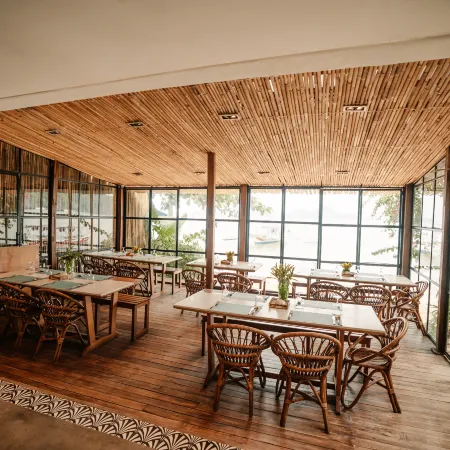 Frangipani El Nido Отели рядом с достопримечательностью «Пляж Коронг-Коронг»