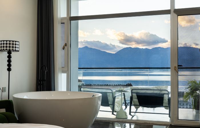 Dali Xunsu Half-Mountain sea View Homestay (Erhai Little Putuo Branch)