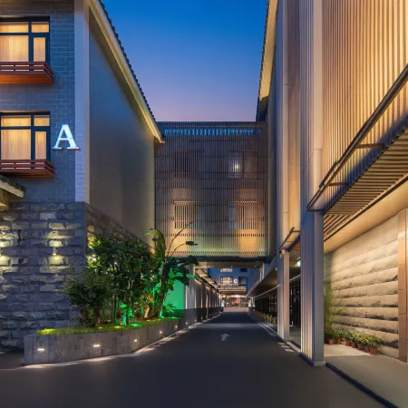 Donghu Grand Hotel (Jieyang Ancient City Donghu Park Branch)