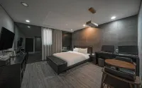 Yangsan H moment hotel - spa