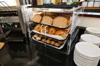 Atrium Hotel and Suites DFW Airport - Breakfast