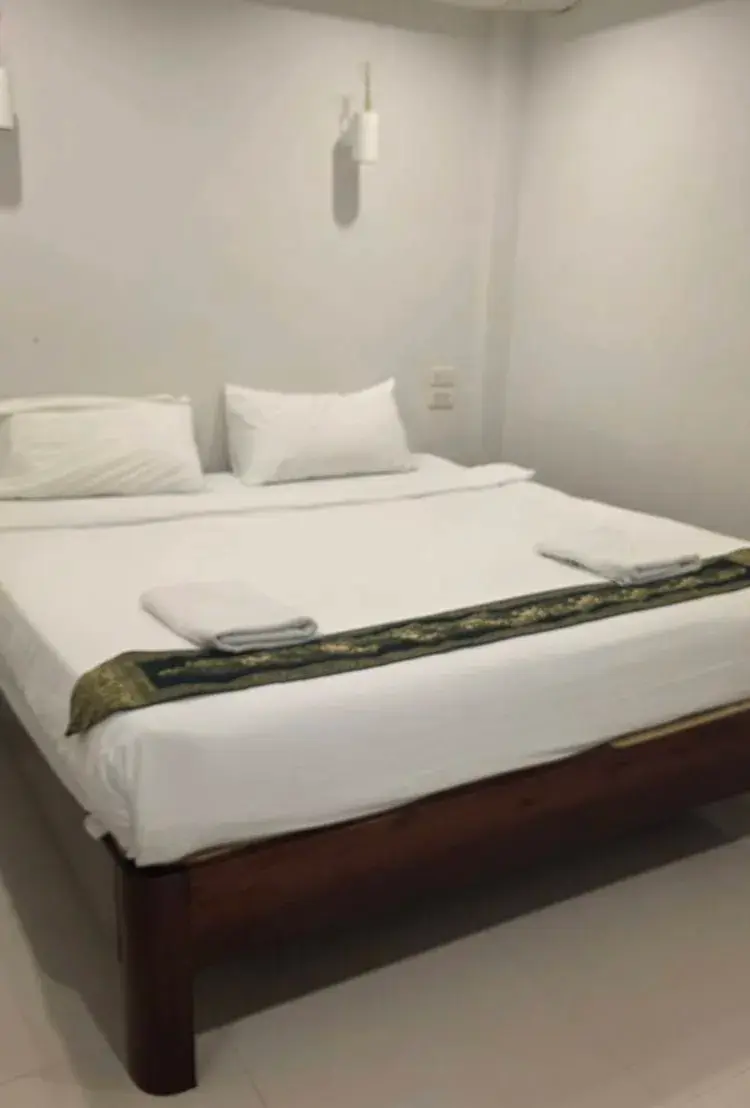 ห้องมาตรฐาน เตียงใหญ่  ไม่มีหน้าต่าง