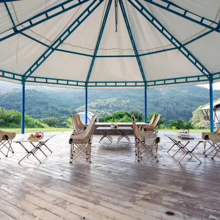 18° North Latitude Tent Hotel (Wanning Riyue Bay)