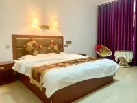 Mufeng Hotel (Luding Moxi Ancient Town)