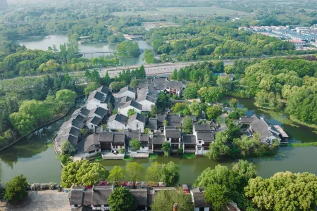 Scholars Boutique Hotel(Wuxi Xuntang Old Town) Отели рядом с достопримечательностью «Jiangnan University (Youth Teachers Association Foreign Languages College Branch)»