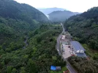 Yujing Longcang Leisure Inn Hotels near Table Mountain Flower Valley Forest Stargazing Camp