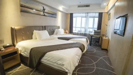 LIKE MUCH Hotel (lianjiang Wanjia City Plaza store)