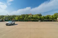 Bailu Binshe Hotel (Beijing Xinguozhanhou Shaqi Subway Station)