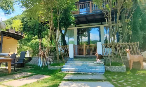 Tonglu Taotaoshanju Hot Spring  •River Tracing B&B