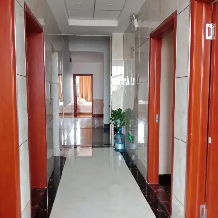 Feixian Rongju Business Hotel