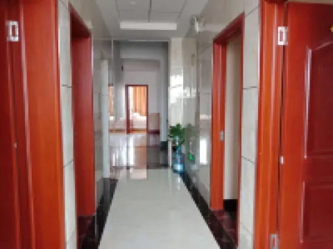 Feixian Rongju Business Hotel