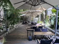 雅樂庭·龍安酒店(武漢光谷廣場地鐵站店) 鄰近不可思議星空解壓館的酒店