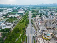 구이린 테마 호텔 (광시 사범대학교 옌산 캠퍼스) Guilin University of Technology (Northwest to Guilin Yanshan Transportation Bureau) 주변 호텔