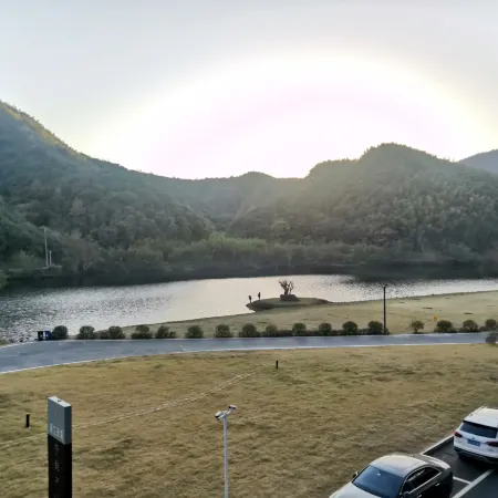 Zhenye Lumingyuan Homestay