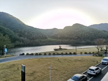 Zhenye Lumingyuan Homestay