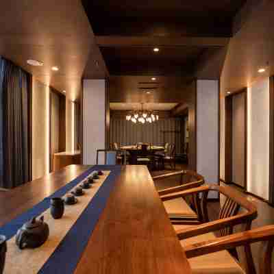 OLD WORDS LAOJUN MOUNTAIN Dining/Meeting Rooms