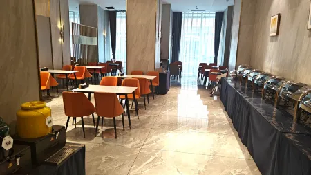 Birches Hotel (Shenyang Sanhao Street Shengjing Hospital) Отели рядом с достопримечательностью «Shenyang Science Palace»