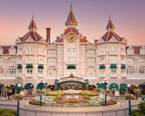 Disneyland Hotel Hotels in Chessy